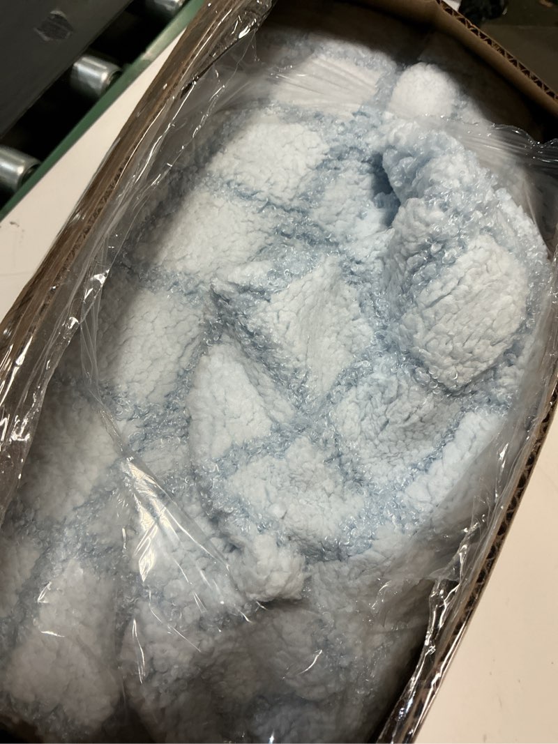 Condition photo showing Good Condition for delta children checkered cozee flip-out kids chair, snuggly sherpa-like foam convertible armchair fo