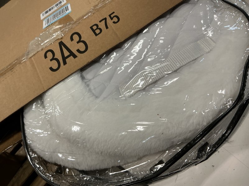 Condition photo showing Good Condition for Equinavia Eidsvoll Shaped English Saddle Pad for Show Jumping with Ultra Fleece Trim White Small