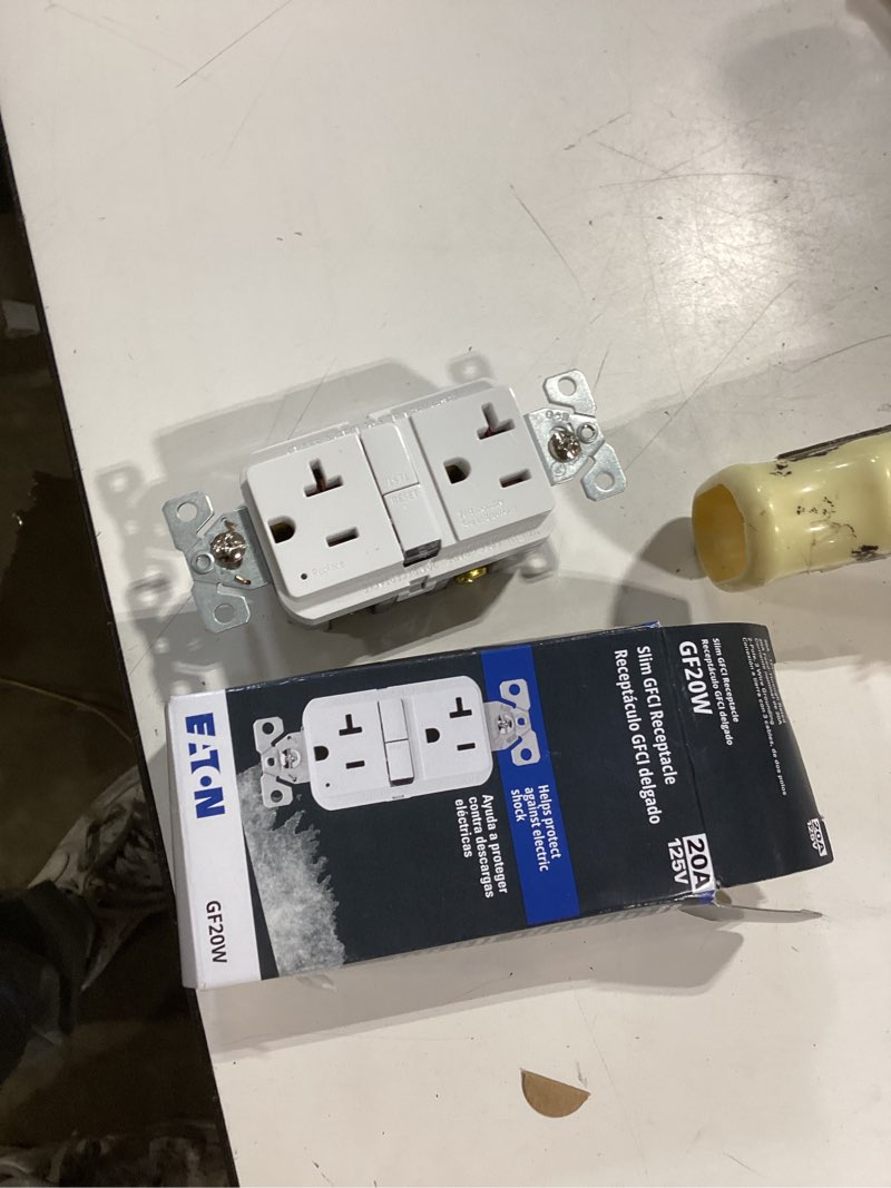 Condition photo showing Good Condition for eaton 20-amp 125-volt gfci residential decorator outlet, white
