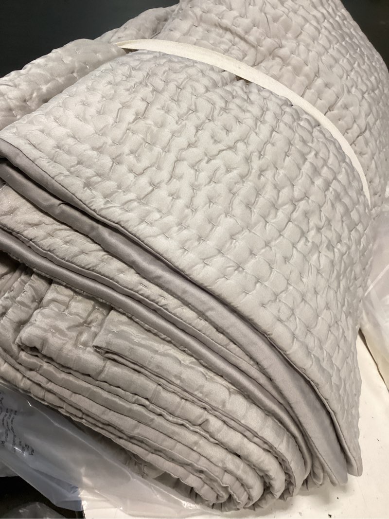 Condition photo showing Good Condition for quince european linen cotton stitch quilt king /cal king color stone 