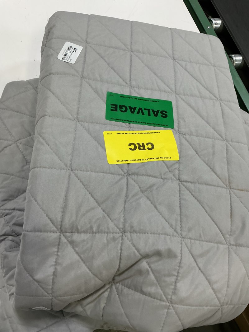 Condition photo showing Good Condition for king microfiber quilt gray - room essentials™