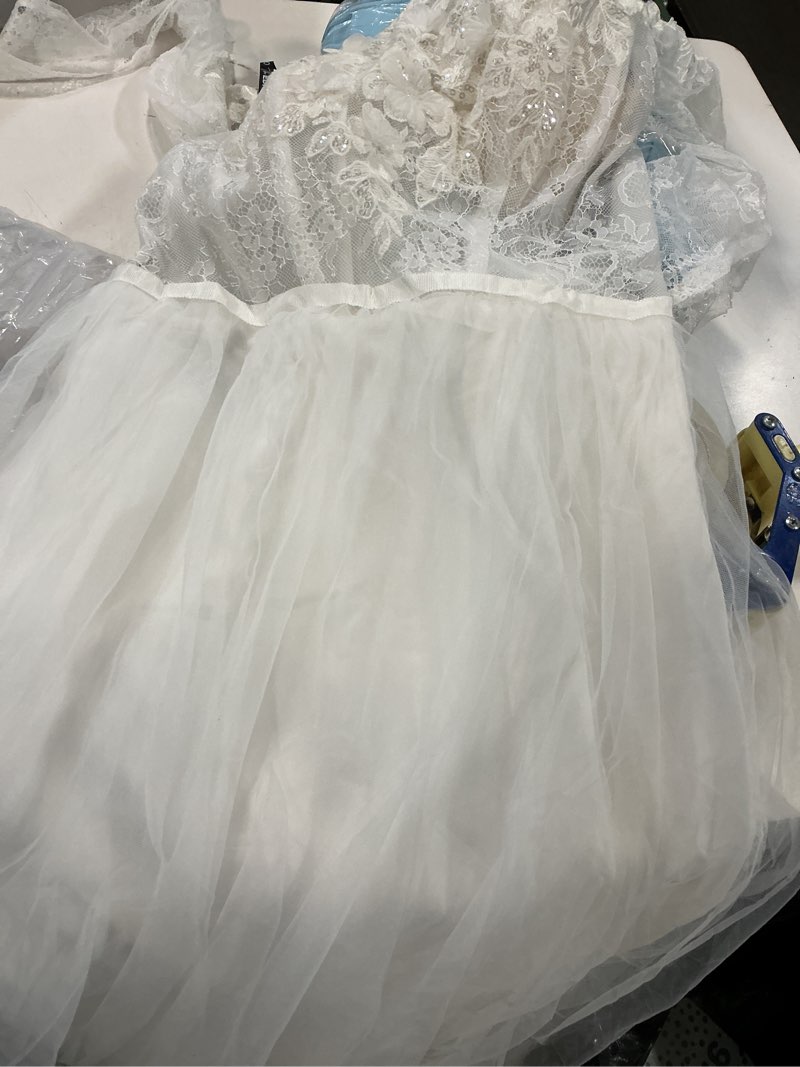 Condition photo showing Good Condition for david's bridal off-the-shoulder tulle corset a-line wedding dress 6 soft white