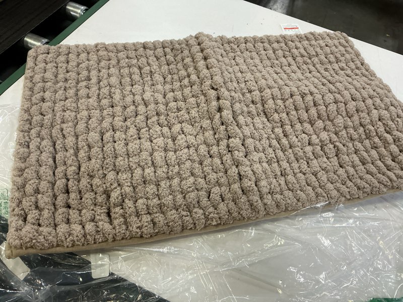 Condition photo showing Good Condition for lumi luxury bathroom rug, ultra soft quick dry bath mat, non-slip absorbent thick chenille bath rug, cozy braid design floor mat for bathtub, sink, laundry, bedroom, beige, 17"x30" 17"x30" beige