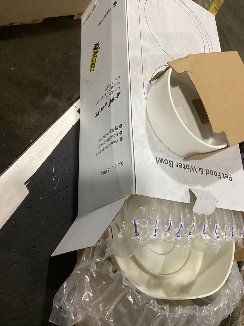 Condition photo showing Good Condition for elevated ceramic dog bowl set - double dog feeding bowls with stand splash proof - raised dishes for food and water - ideal for small to medium dogs - 2 x 850 ml - 28.74 oz medium white