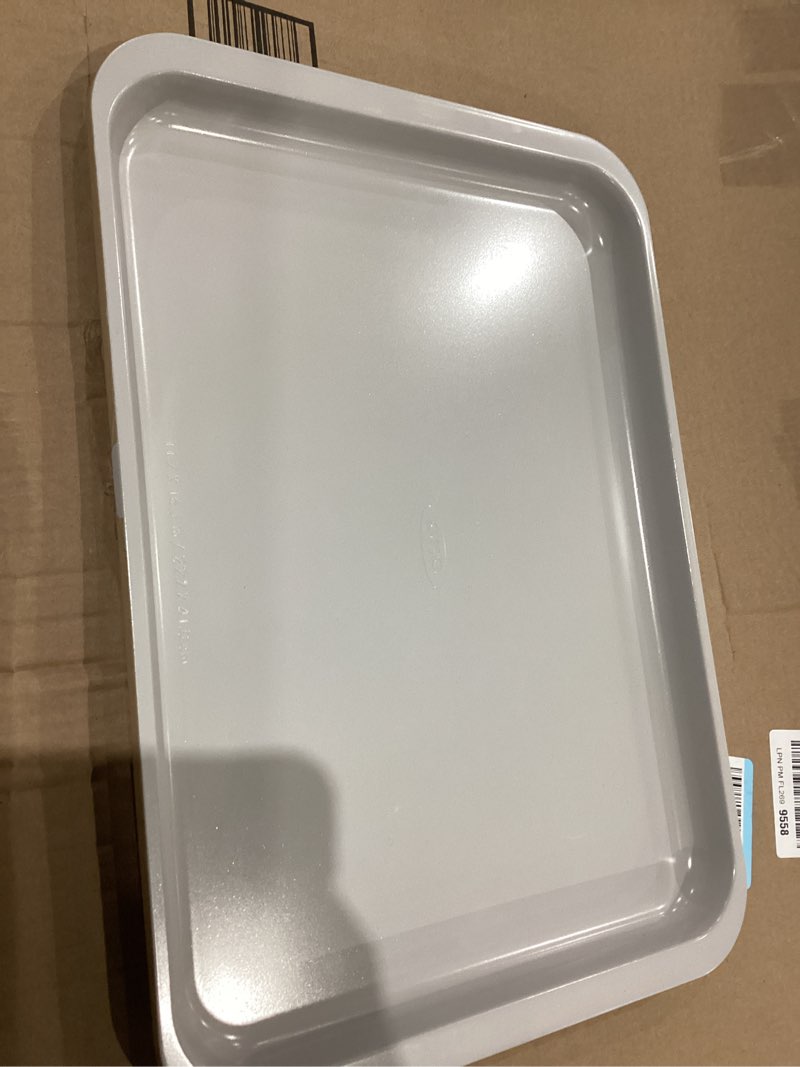 Condition photo showing Good Condition for oxo good grips non-stick pro ceramic coated metal bakeware half sheet pan – biscuit biscuit half sheet pan