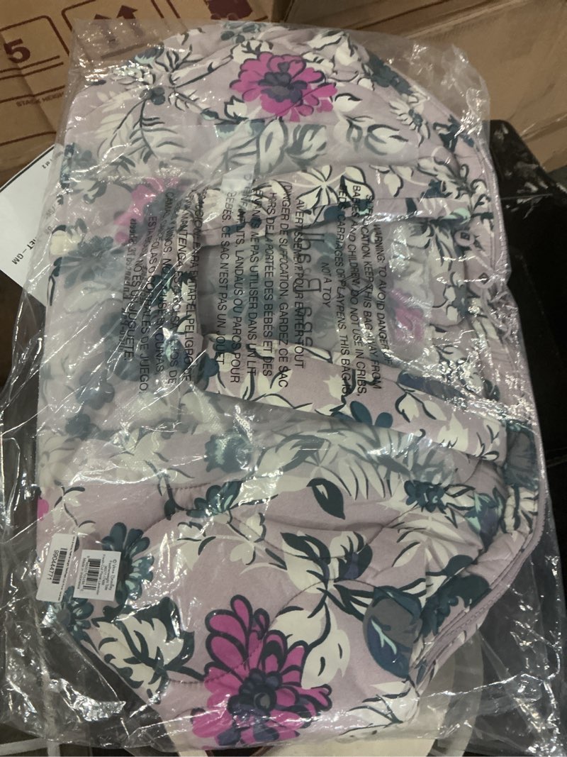 Condition photo showing New/Like New for featherweight tote bag in featherweight-fresh cut floral lavender