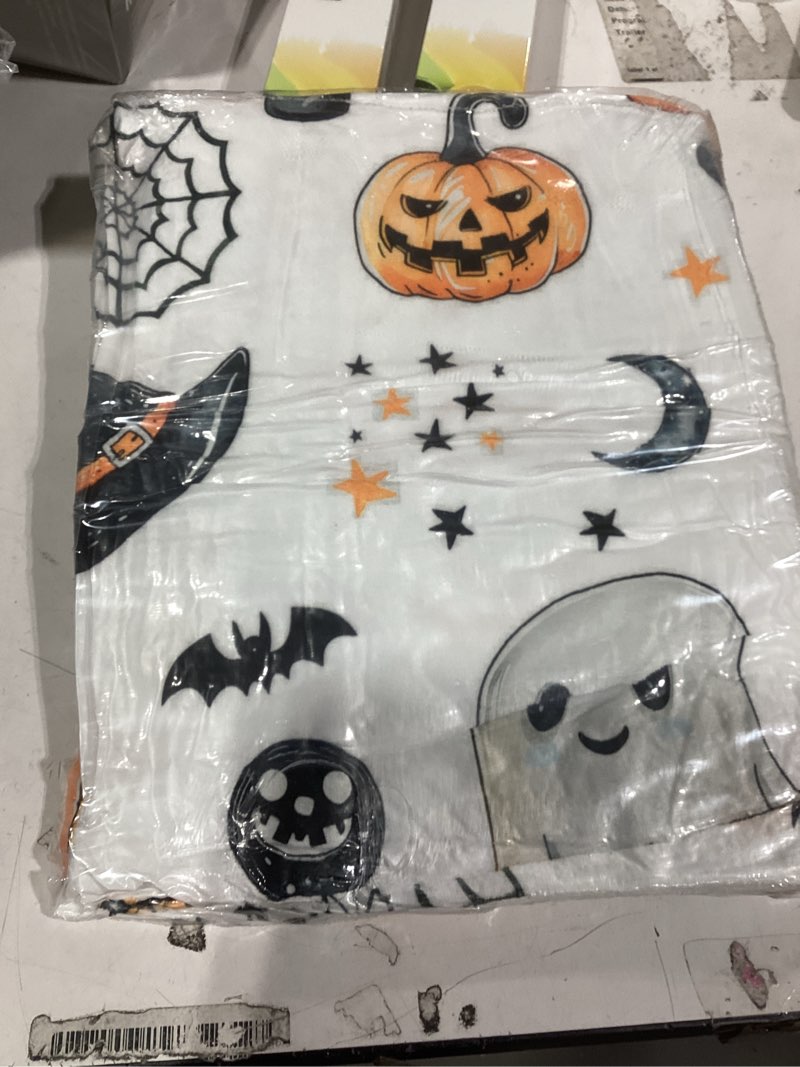 Condition photo showing New/Like New for Pumpkin Bat Ghost Blanket, Halloween 40 x 50 Inch Throw Lightweight Super Soft Cozy Horror Blankets for Couch Bed Sofa Chair Pumpkin Bat Ghost 50"x40"for Kids/Child