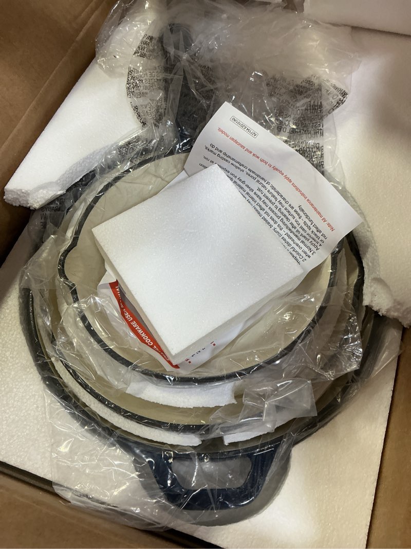 Condition photo showing Good Condition for hisencn enameled cast iron skillet set - 3 piece ceramic coated fry pan set(8'',9.5'' 11''), pfas/ptfe/pfoa free, oven & induction safe, navy blue cookware for gas/electric stovetop navy blue 3 pieces