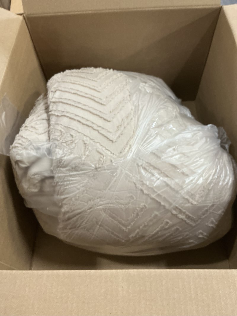 Condition photo showing As Is for andency khaki queen comforter set, 3 pieces lightweight fluffy boho bedding comforter set, tufted farmhouse shabby chic bed set for all seasons (1 comforter 90x90in, 2 pillowcases) 06 - khaki queen (90"x90")
