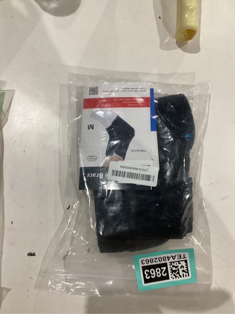 Condition photo showing As Is for Quick Lace Up Ankle Brace for Women Men with 2 Removable Side Splints, Ankle Support Brace for Sprained Ankle, Achilles Tendonitis, Ankle Stabilizer for Basketball,Volleyball,Soccer,Tennis,M(12”-13”) Medium New Black