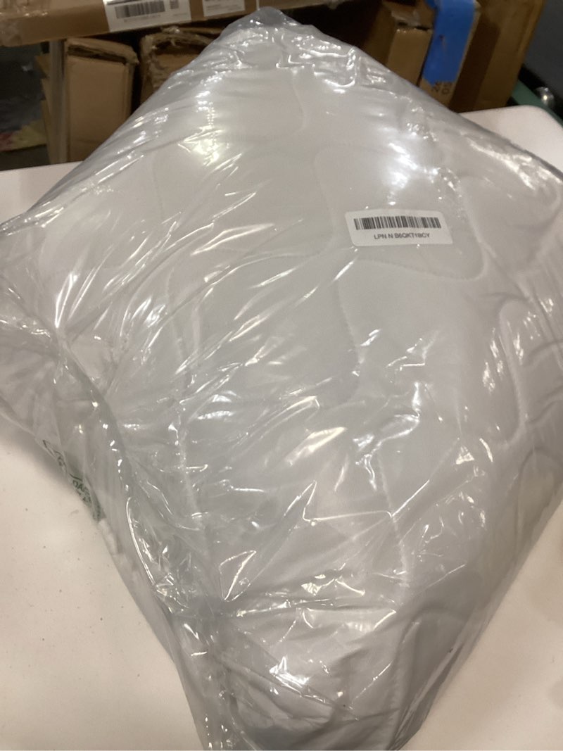Condition photo showing Good Condition for kingnex waterproof quilted split top king mattress protector pad for adjustable bed with upper flex 32-34 from head soft padded topper noiseless fitted cover split top king (32-34 from head)
