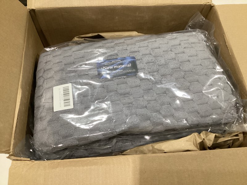 Condition photo showing Good Condition for REDKISS Gray Bath Towel Sets XL - 35"x70" Extra Large Bathroom Towels of 6, Super Soft Oversized Bath Sheets for Adults, Waffle Microfiber Baths Towels Set, Luxury Shower Towel for Bathroom Hotel Charcoal Grey Set of 6