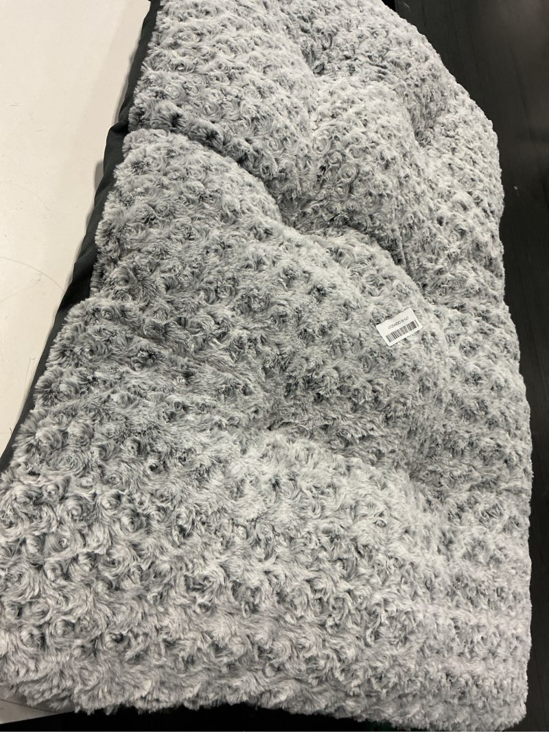 Condition photo showing Good Condition for pocblue deluxe washable dog bed for large dogs dog crate mat 35 inch comfy fluffy kennel pad anti-slip for dogs up to 60 lbs, 35" x 23", grey 35.0"l x 23.0"w x 3.5"th grey
