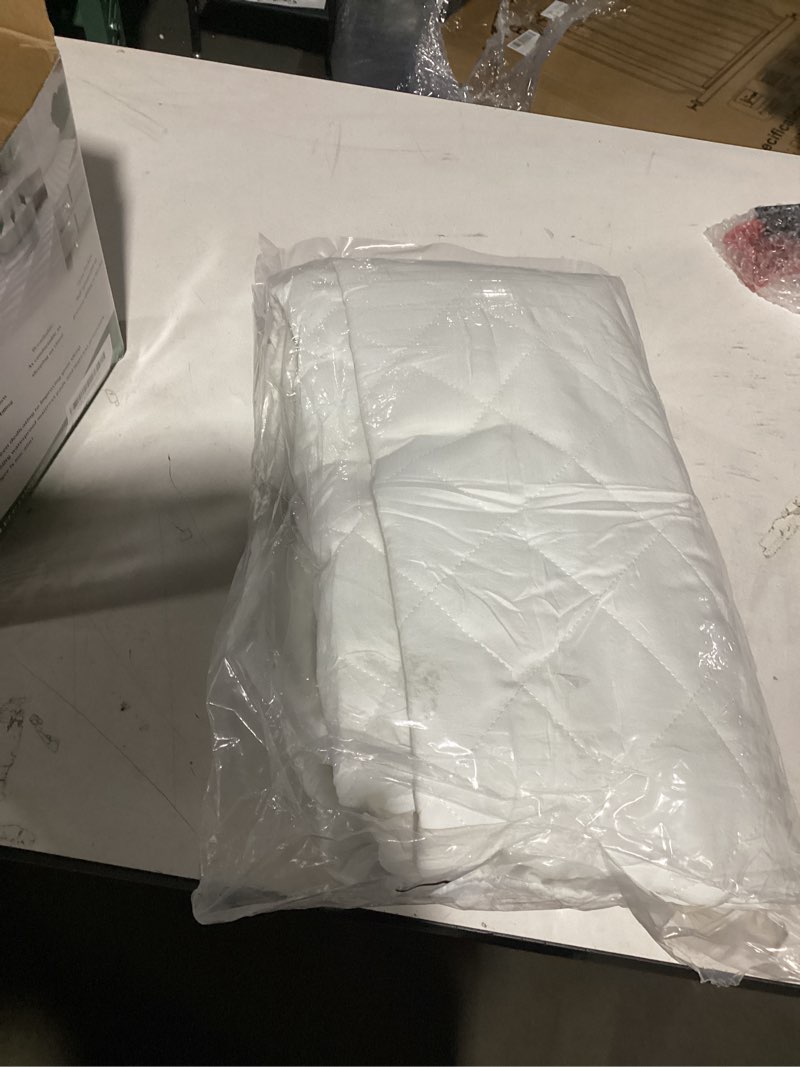Condition photo showing Good Condition for UNILIBRA Queen Mattress Pad Waterproof Rayon Made from Bamboo, Fitted Deep Pocket Mattress Cover fits 6''-25'', Breathable Quilted Mattress Protector, White Queen Quilted Rayon Made from Bamboo
