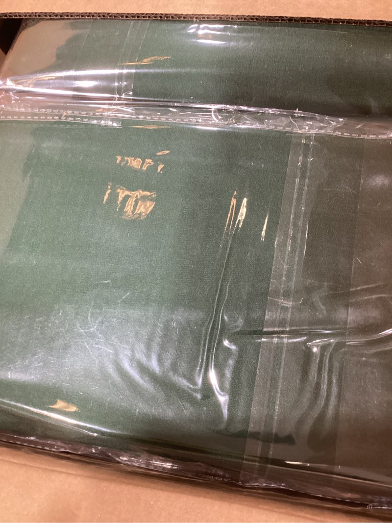 Condition photo showing New/Like New for 10 Pack Hunter Green Tablecloths for 8ft Rectangle Tables 60 x 126 Inch - Polyester Table Cover Stain and Wrinkle Resistant Washable Fabric Table Clothes for Wedding Party Banquet Reception Restaurant Hunter Green 10 Pack 60 x 126 Inch