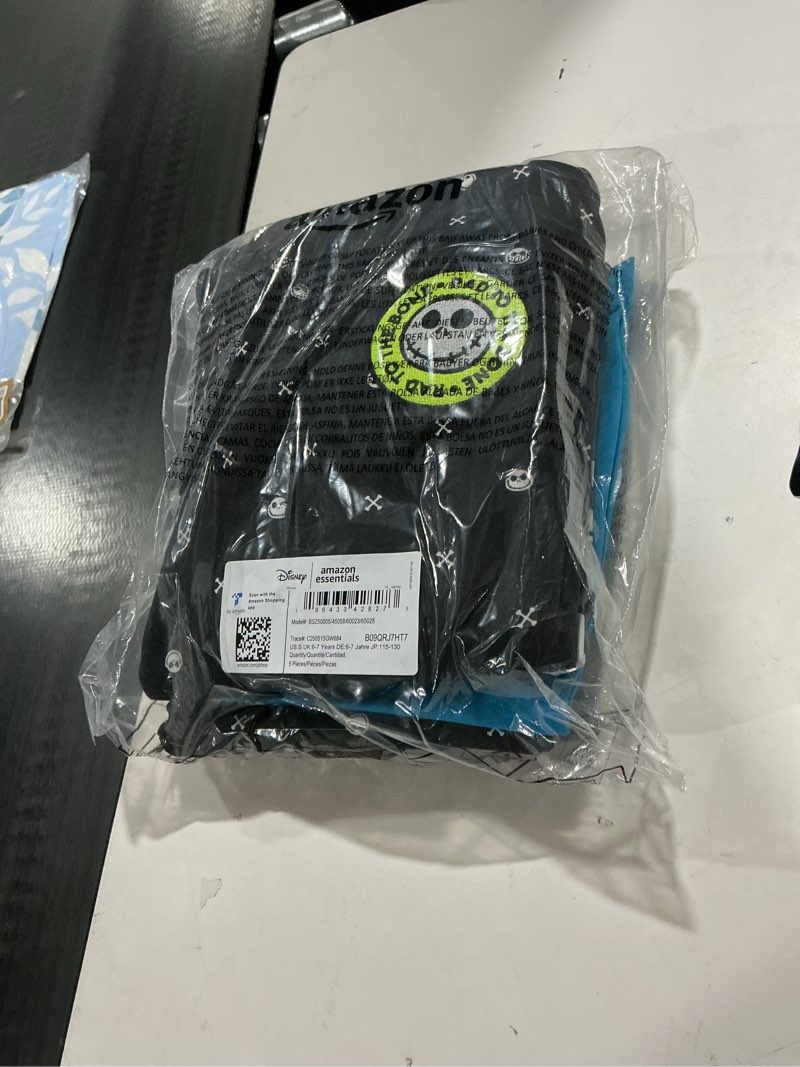 Spotted Zebra Boys' Disney Star Wars Marvel Outfit Sets, Nightmare Santa Jack, Small