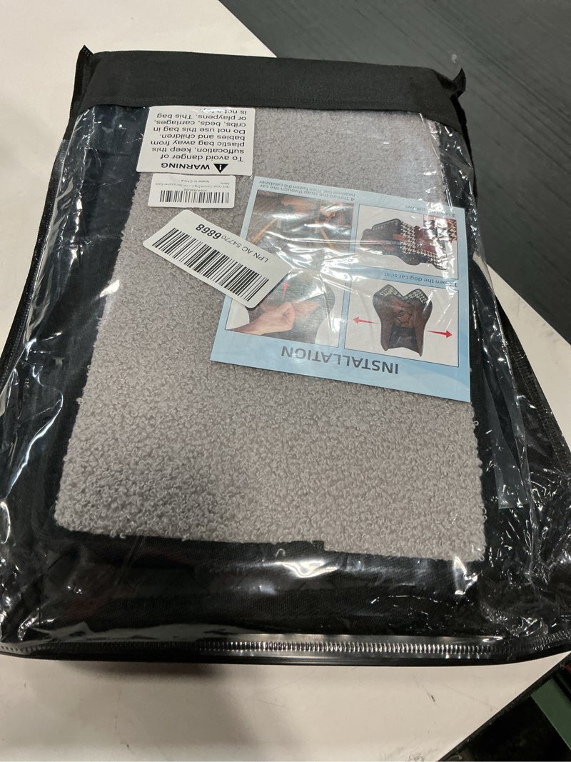 Condition photo showing New/Like New for Center Console Dog Car Seat,Pet Puppy Car Seat,Middle Console Dog Armrest Booster Seat for Small Dogs(Leather Black)