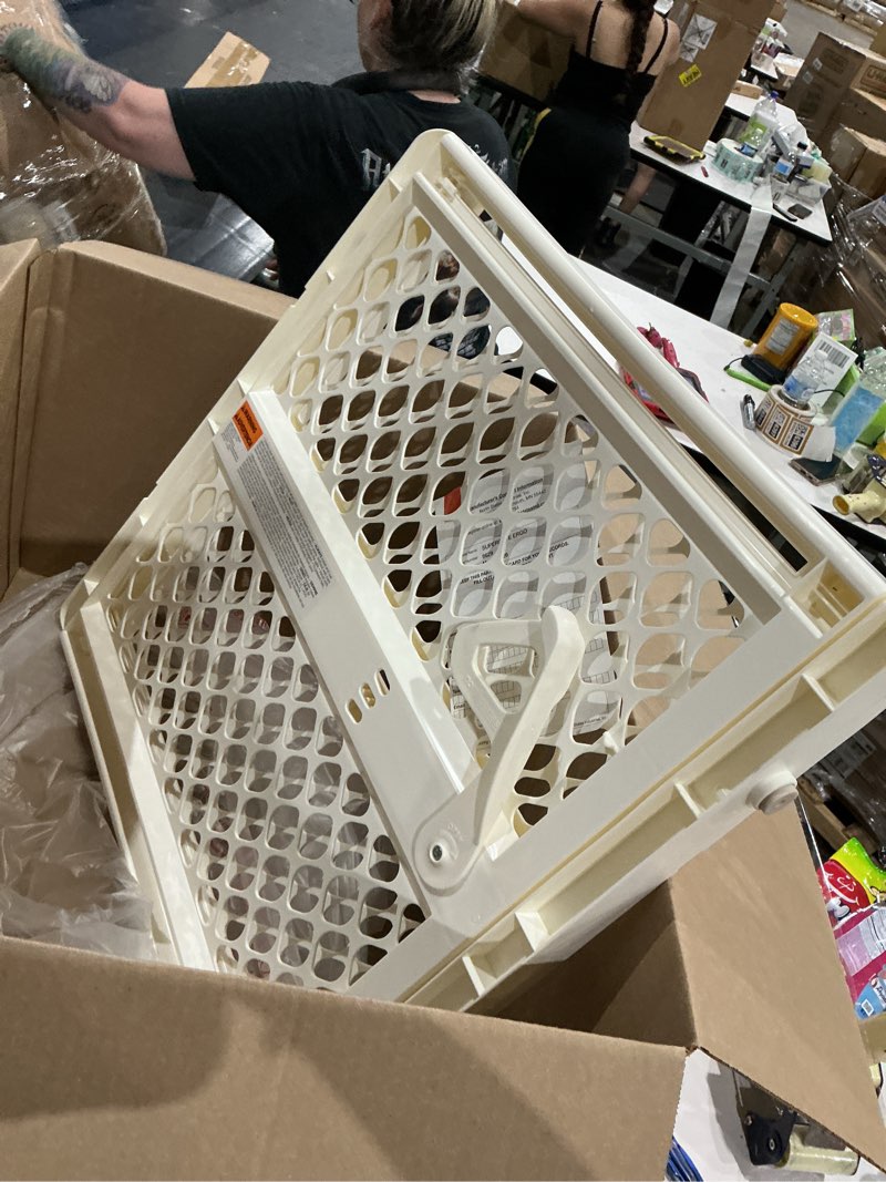 Condition photo showing Good Condition for north states baby gate, off white