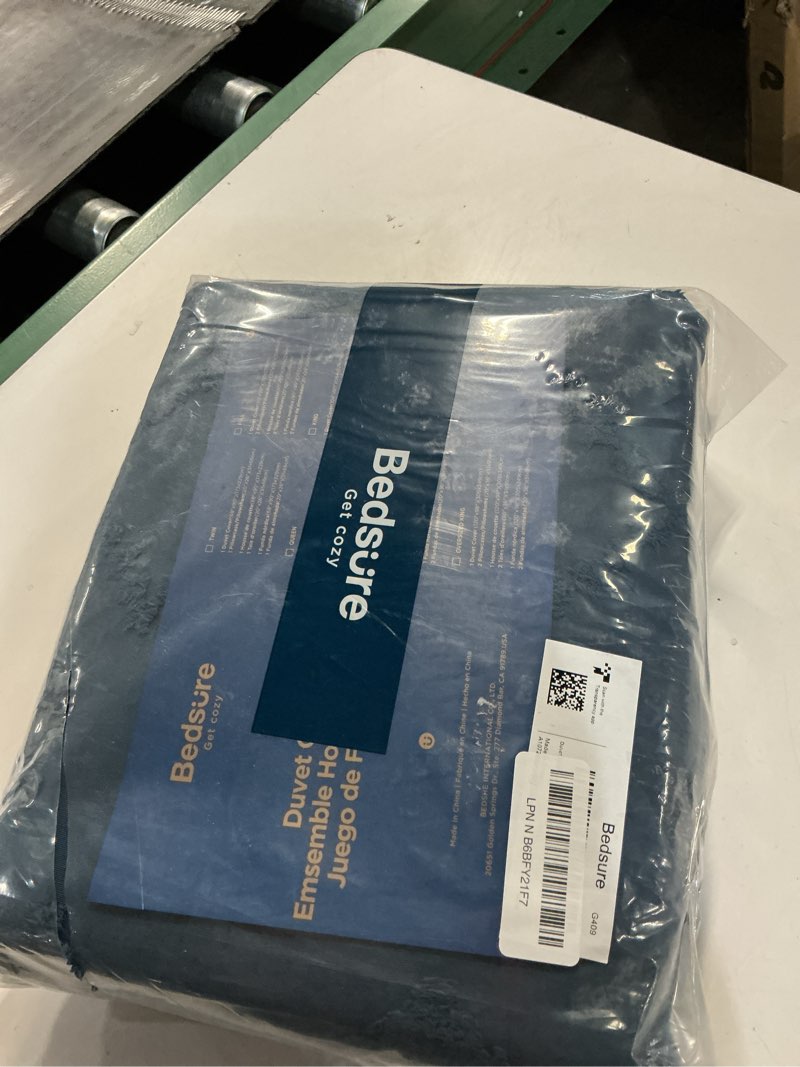 Condition photo showing New/Like New for bedsure boho duvet cover queen size - navy breathable & soft boho bedding, machine washable comforter cover for all seasons, includes 1 duvet cover 90"x90" with 2 pillow shams & zipper closure 03 - navy (no comforter) queen (90" x 90")