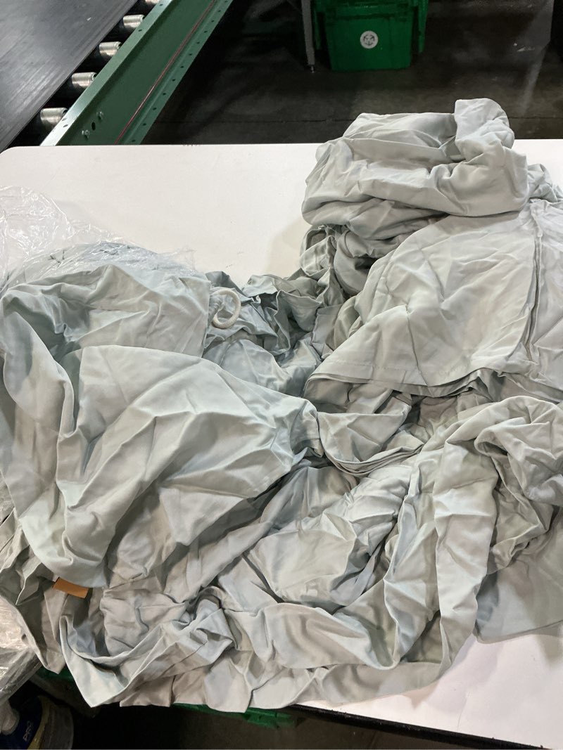 Condition photo showing Good Condition for mulberry silk sheet set(the color is different)(queen)