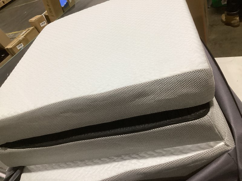 Condition photo showing Good Condition for kingfun foldable mattress 4 inch folding mattress tri-fold gel memory foam breathable with storage bag, portable floor guest bed soft for sleeping camping, gray, single size