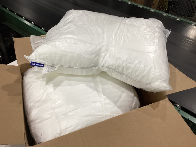 Condition photo showing Good Condition for miulee 22x22 pillow inserts, firm and fluffy decorative square throw pillows for couch sofa bed, down alternative with 100% cotton cover pack of 2 2 22x22 inch