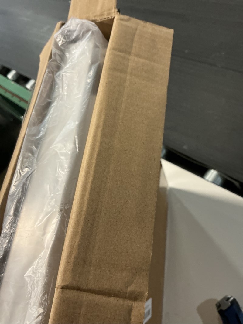 Condition photo showing New/Like New for lbg products window air conditioner side panel and frame set,ac accordion filler kit,fits most 8000btu window air conditioners,ac side panels frame kit