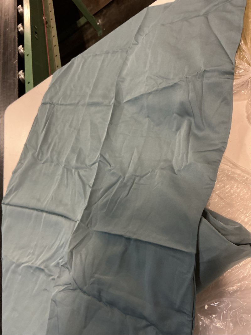 Condition photo showing Good Condition for bamboo pillowcase set, standard, ocean