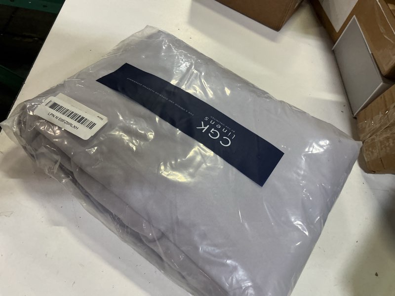 Condition photo showing Good Condition for twin 4 piece sheet set - comfy, breathable & cooling - soft hotel luxury bedding for women, men, kids, teens and children - 1 flat & 1 fitted sheet & 2 pillowcases with deep pockets - light lavender 33 - light lavender twin