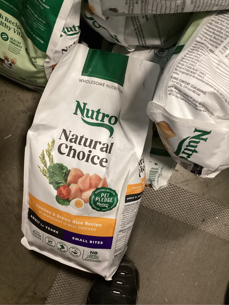 Condition photo showing New/Like New for Nutro Natural Choice Adult Small Bites Dog Food, Chicken & Brown Rice Recipe, 5 lb. Bag Chicken 5 Pound (Pack of 1)