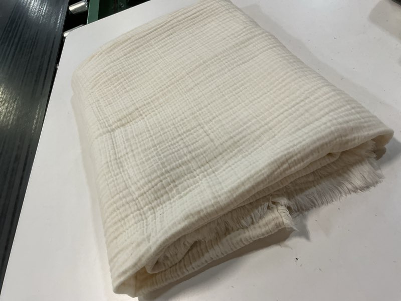 Condition photo showing Good Condition for quince airy gauze throw 50x60 4-layer 100% organic cotton white new! $119