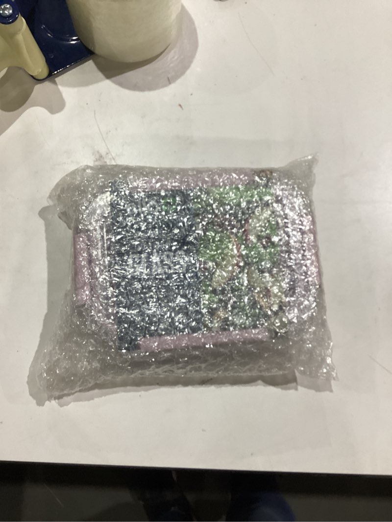 Condition photo showing New/Like New for Ello Duraglass Meal Prep Container, 1.75 cup- Glass Food Storage Container with Silicone Sleeve and Airtight BPA-Free Plastic Lid, Dishwasher, Microwave, and Freezer Safe, Cashmere Pink 1.75 Cup Pink Cashmere 1.75 Cup