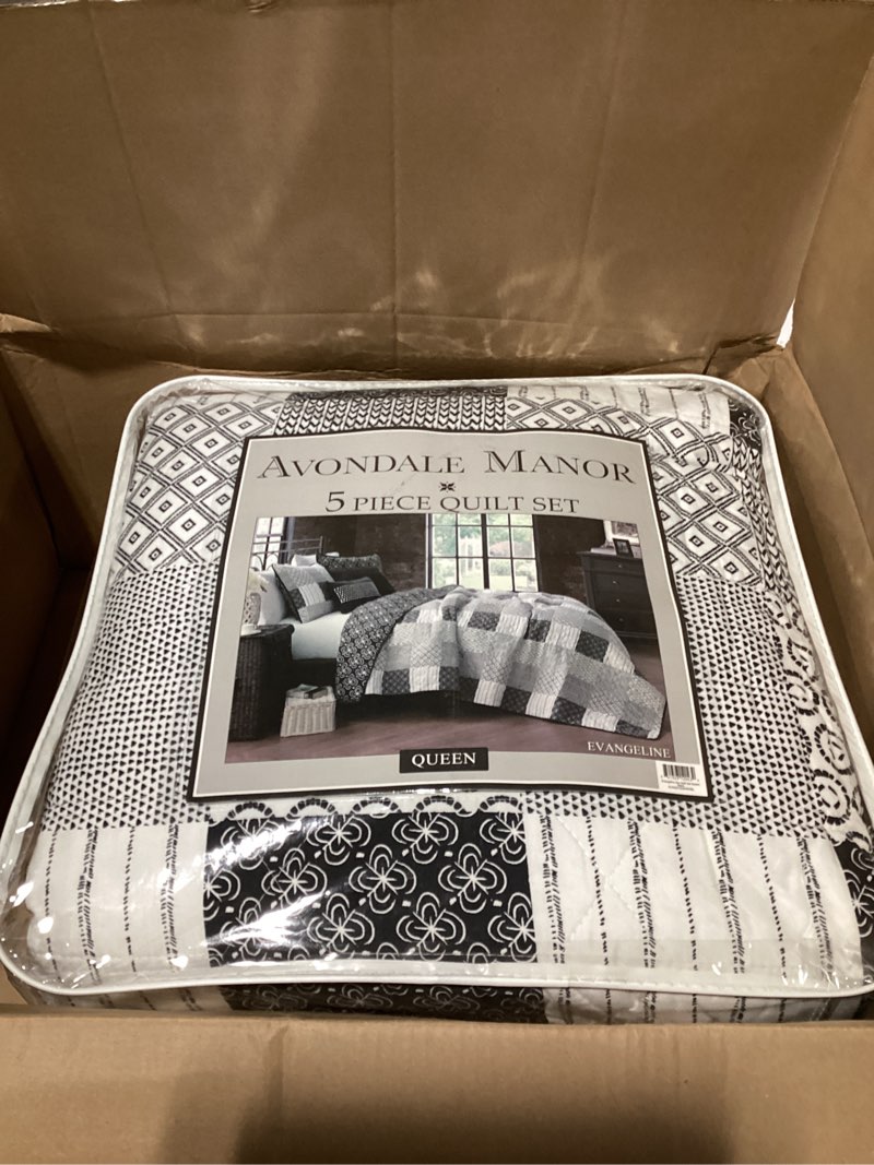 Condition photo showing New/Like New for Avondale Manor Evangeline 5-piece Quilt Set, Queen, Black