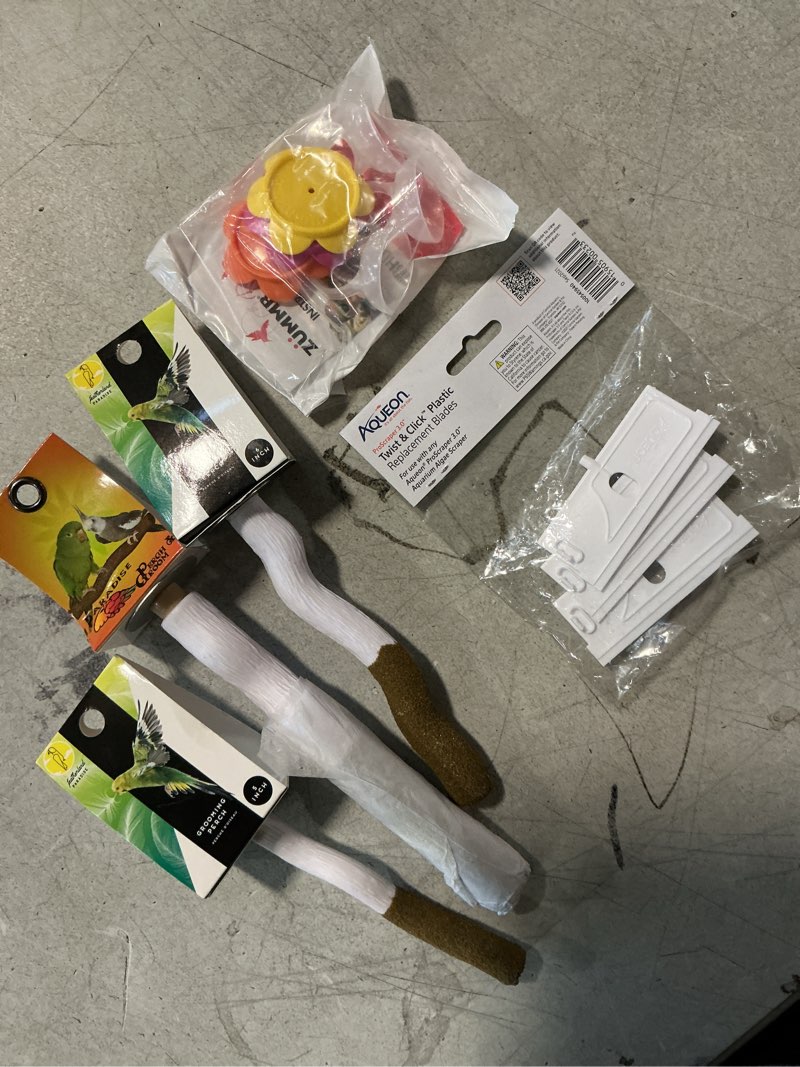 Condition photo showing New/Like New for Assortment of small pet items (Birds), Miscellaneus small, variety of items multiples pieces 5 pieces total