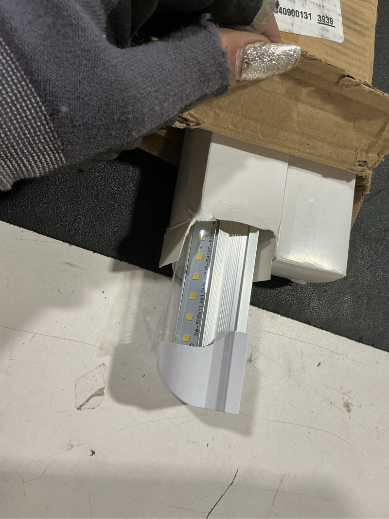 Condition photo showing Good Condition for cnsunway 2ft led shop light, 22w 3300lm 5000k, v-shape t8 led lights | linkable shop lights fixture, under cabinet lighting for workbench, garage, workshop, plug and play, etl listed (2-pack) daylight white 2ft-2 count