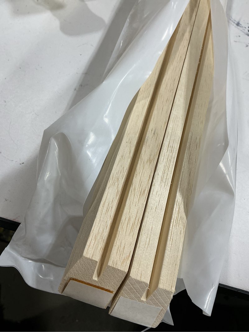 Condition photo showing Good Condition for Texas Art DIY Wood Stretcher Bars for Canvas Solid Wood Canvas Frame Kit Easy to Assemble for Gallery Wrap Oil Painting Wall Art Posters Customized Wooden Frame Kit, White, 24×36 inch 24"X36"