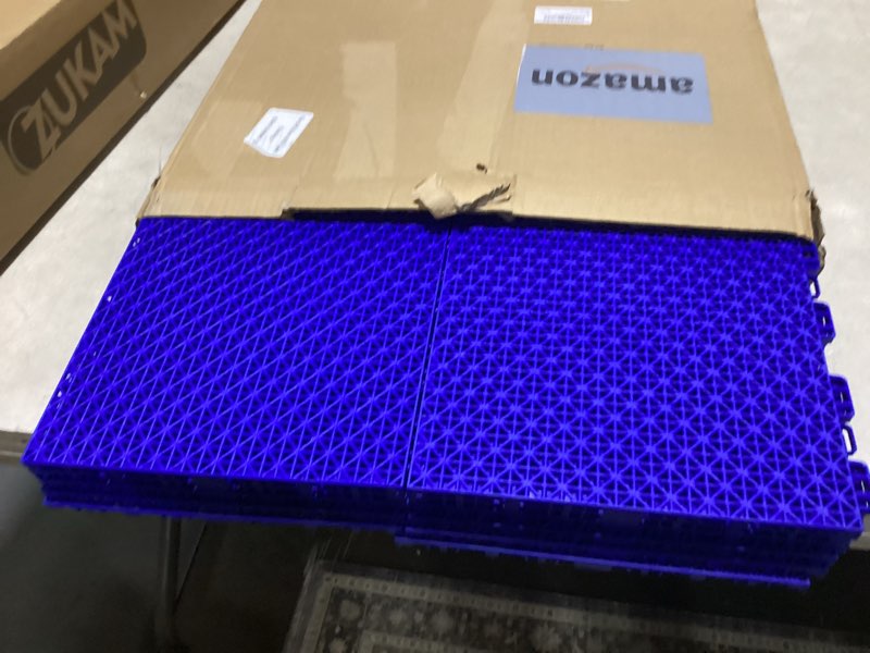 Huwena 24 Pcs Modular Interlocking Cushion Floor Tiles 10 x 10 Inch Non Slip Pool Floor Mat Blue Int