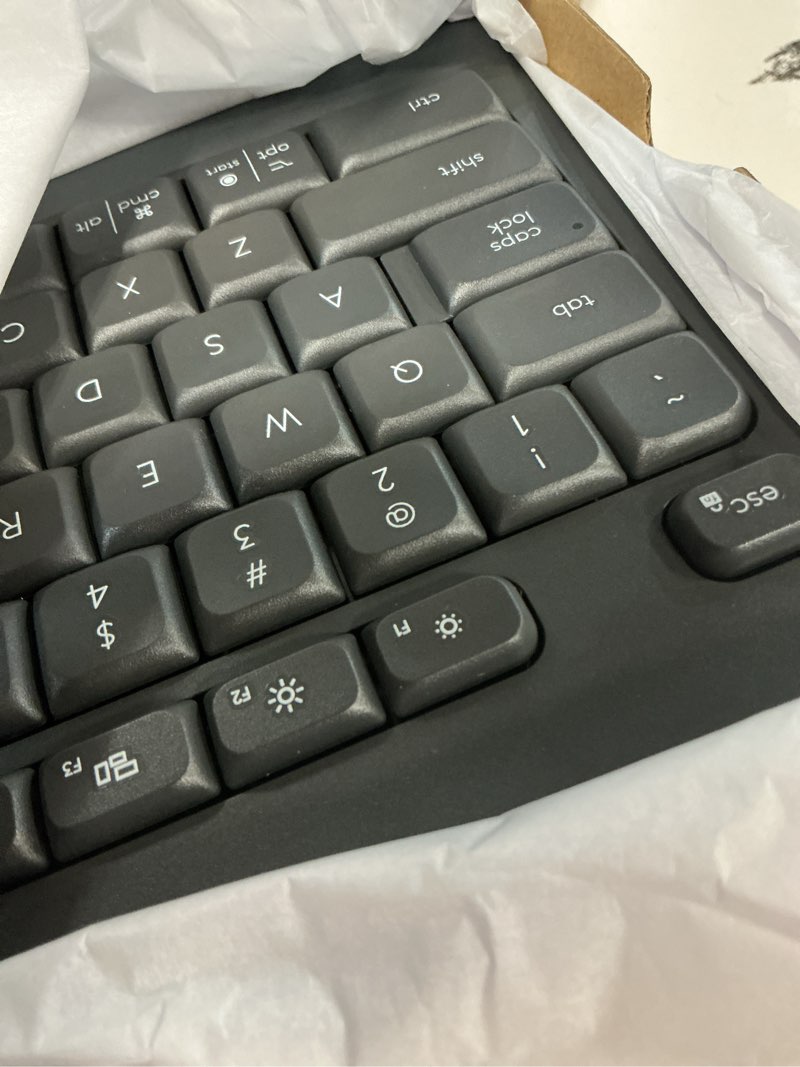 Condition photo showing Good Condition for logitech signature k650 comfort full-size wireless keyboard with wrist rest, ble bluetooth or logi bolt usb receiver, deep-cushioned keys, numpad, compatible with most os/pc/window/mac - graphite keyboard graphite