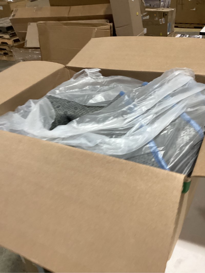 https://lotting-media.assets.bidfta.com/lotting_fc919705-2f34-4ed2-8708-4503065be03f