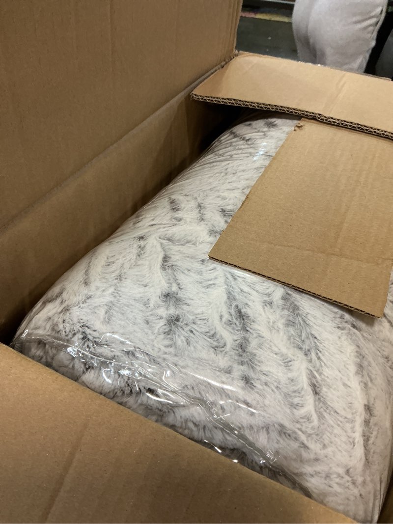 Condition photo showing Good Condition for Madison Park Adelyn Ultra Soft Plush Faux Fur Chevron 3 Pieces Bedding Sets Bedroom Comforters, King/Cal King, Ivory Ivory King/California King