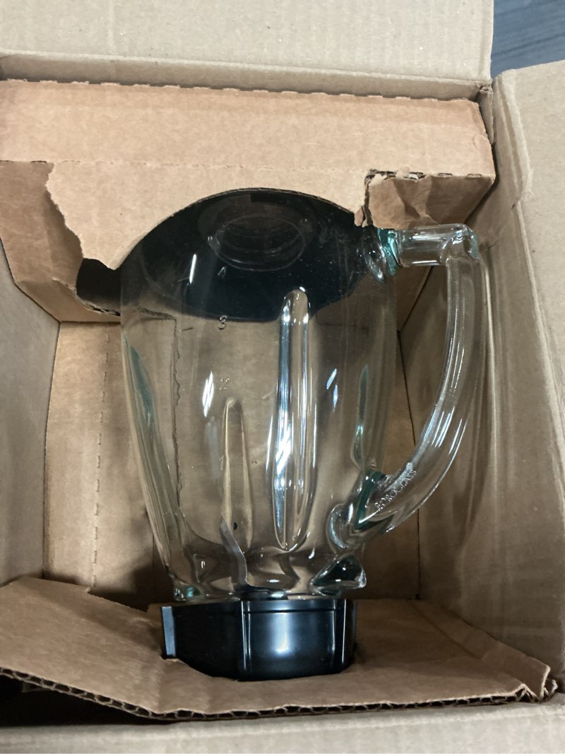 Condition photo showing Good Condition for oster® classic series 8-speed blender with 6-cup glass jar, gray