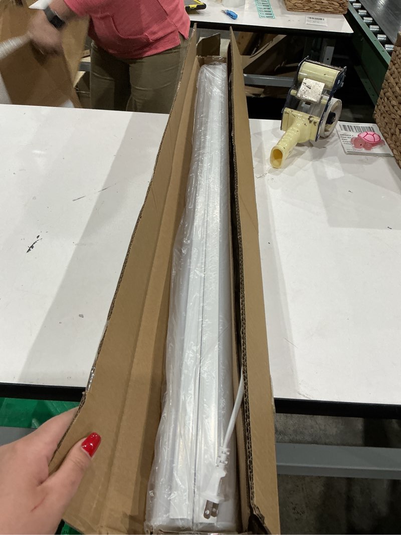 Condition photo showing Good Condition for pak led shop lights, 4ft t5 integrated utility fixture, 2300lm 6500k cool white, 20w energy efficient linkable led tube lights for garage, workshop, basement, fcc certified, 2 pack white 4ft 6500k-2 pack