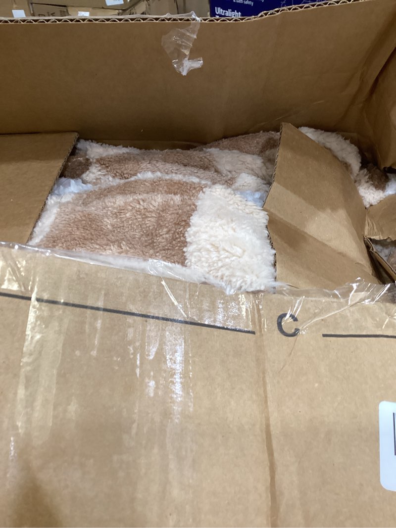 Condition photo showing Good Condition for Bearhug Heated Blanket King Size 100" x 90" Dual Controller Electric Blanket, Reversible Brown Plaid Sherpa Heating Blanket, 10-Heat Levels & 1-12H Auto Off, ETL, Machine Washable King Size 100" × 90" Brown Plaid Sherpa