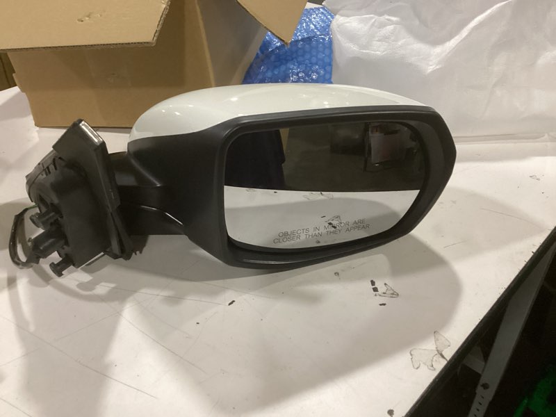 Condition photo showing Good Condition for Dasbecan Right Passenger Side Mirror Compatible with 2017-2022 Honda HRV with Power Glass, Manual Folding, Non-Heated, Platinum White Pearl Replace# 76208T7W305 (3Pins) R-3Pin