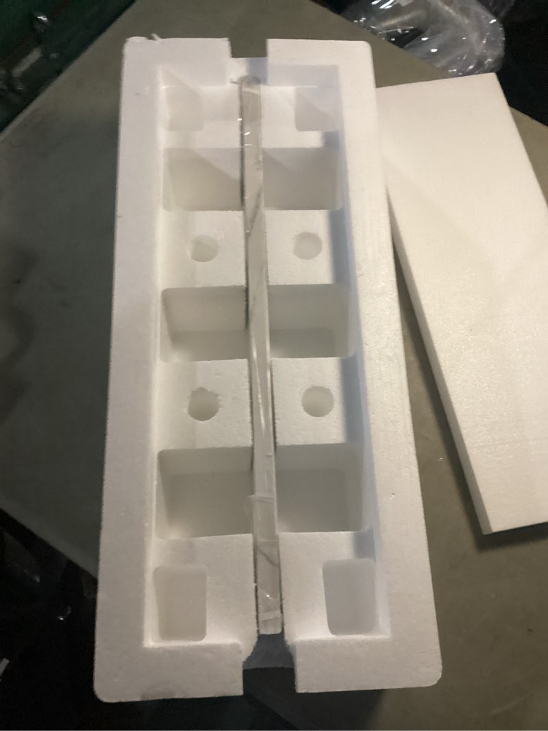 Condition photo showing New/Like New for EQLOO 21 in. W x 4 in. H Engineered Stone Sidesplash for Bathroom Vanity Sink Top in Carrara White Carrara White 21"X4" Sidesplash