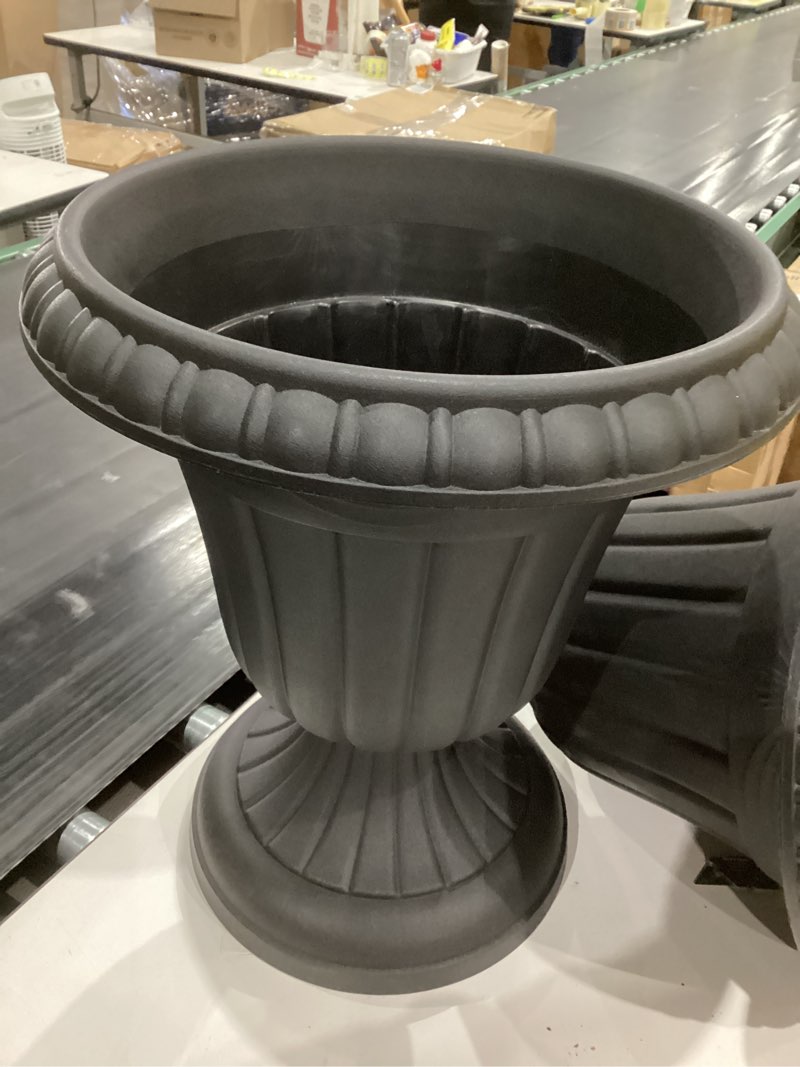 Condition photo showing Good Condition for PL00BK Classic Traditional Plastic Urn Planter, Black