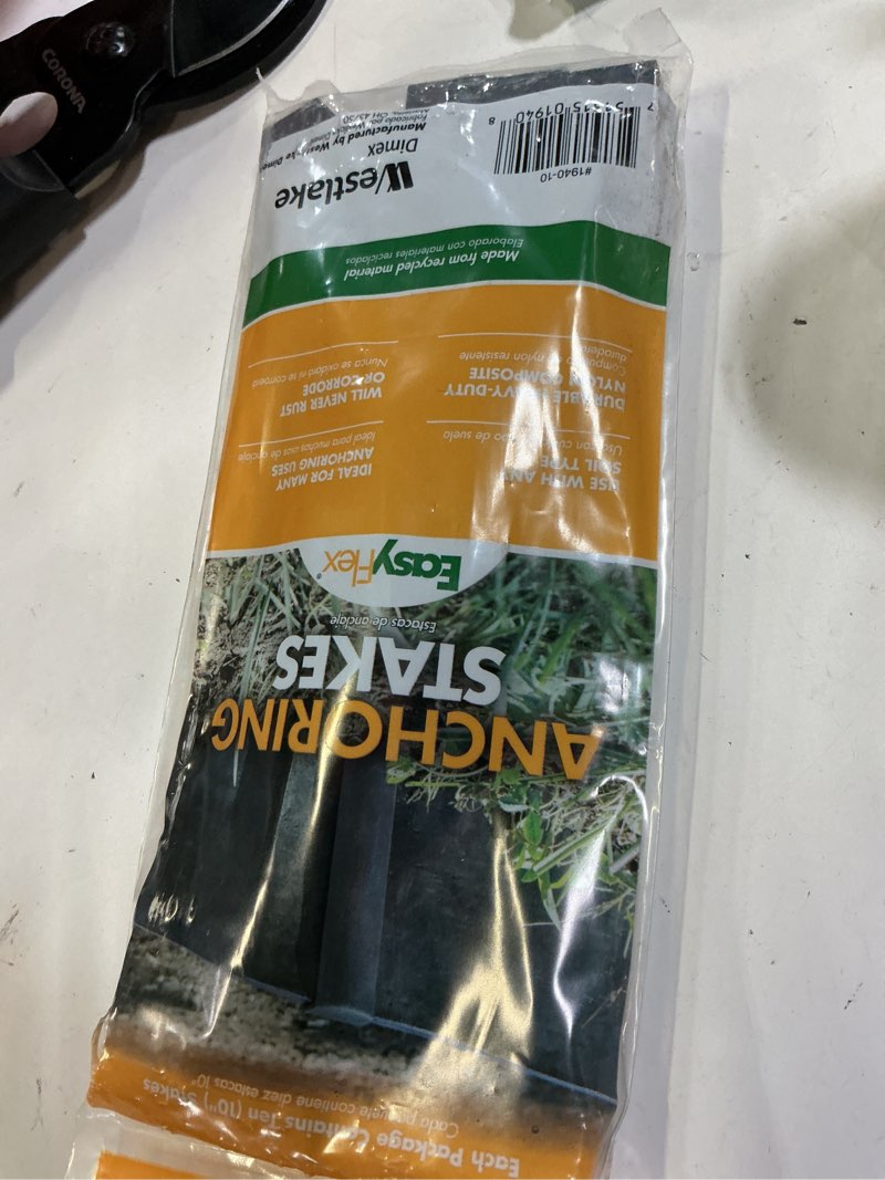 Condition photo showing Good Condition for easyflex 10-pack 10-in black plastic edging stake