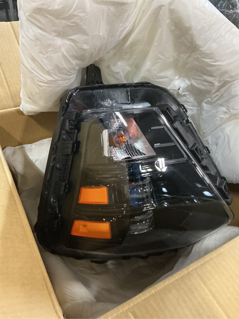 Condition photo showing Good Condition for driver side headlight assembly compatible with kona se sel preferred limited electric n line ultimate sport essential 2024-2025 headlamp left w/halogen turn light 92101-be020