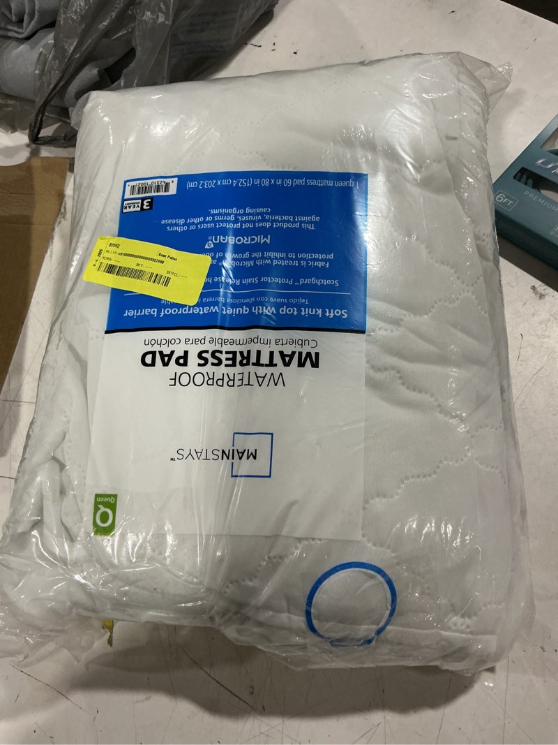 Condition photo showing Good Condition for mainstays waterproof mattress pad, queen, 80 in x 60 in
