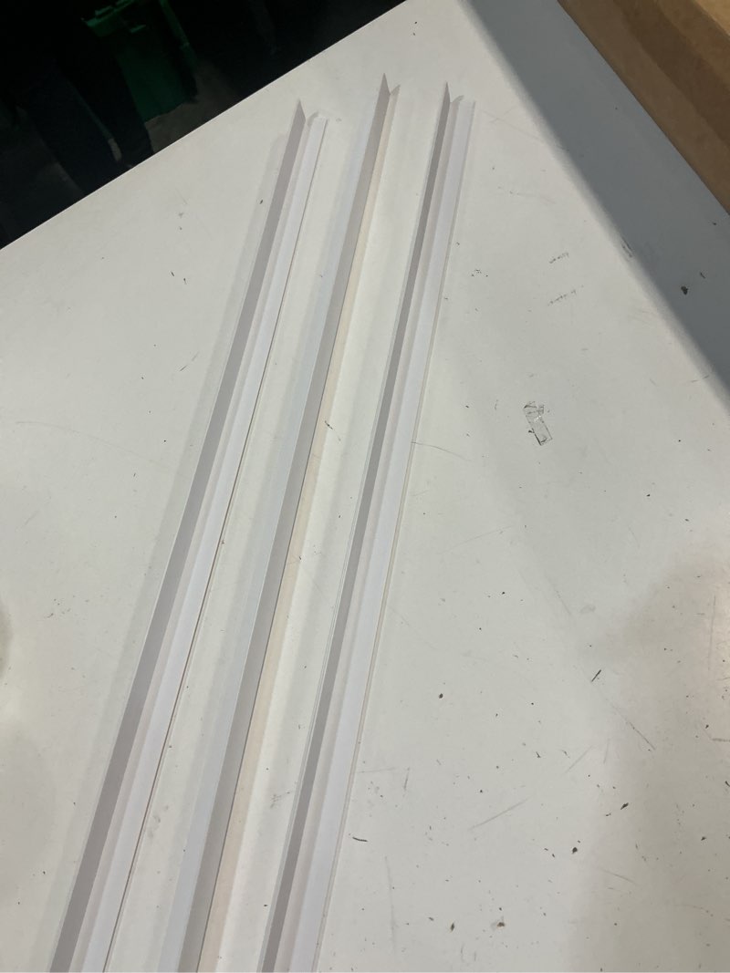 Condition photo showing Good Condition for sasylvia 5 pcs wall corner protector guards, vinyl 3/4 x 48 inches corner trim molding, avoid scratching scuffs, ease install and cleaning for door countertop furniture cabinet protection, white 3/4 x 3/4 x 48 inches white 5